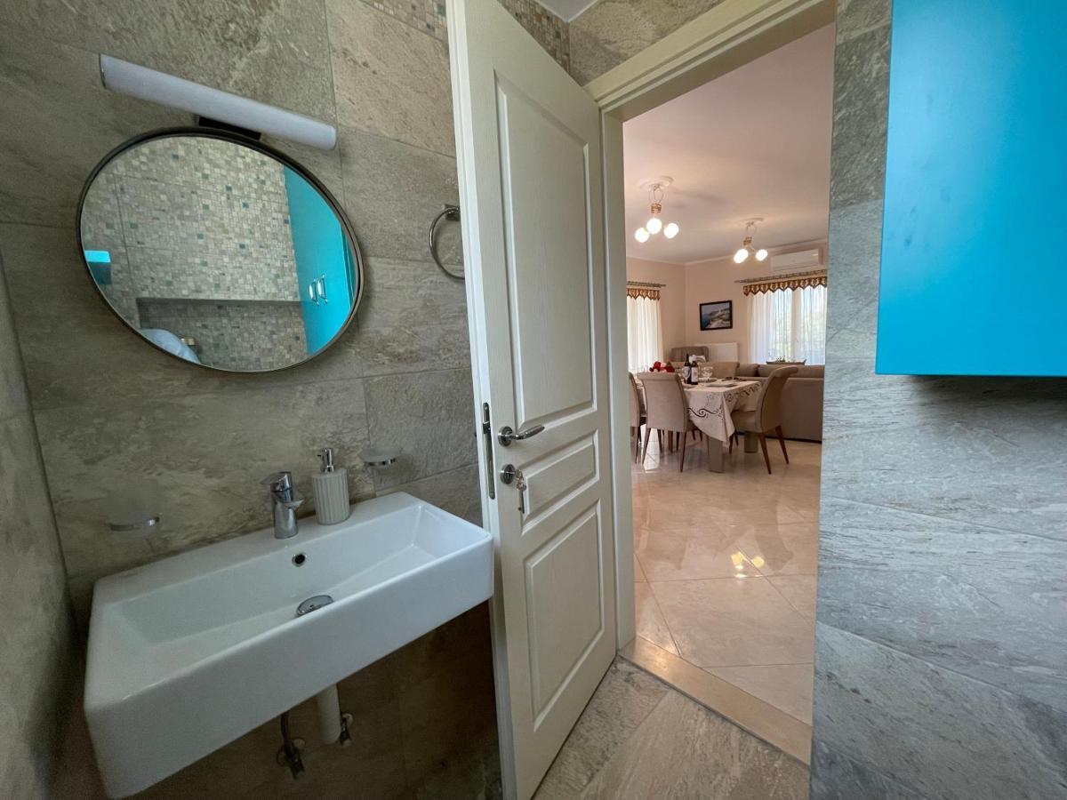 Panselinos Apartment *